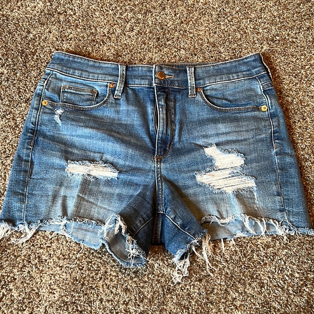 Universal thread distressed denim shorts